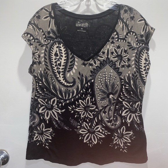 Lucky Brand Paisley Cup Sleeve V-Neck Tee - Picture 2 of 7